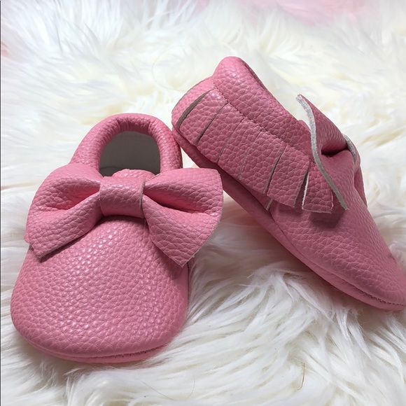 NEW! Girls pink pebble soft sole baby moccs - Picture 3 of 6